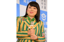 ブルゾンちえみ、始球式で中日選手&ドアラとwith B!「あ~ ボールが届いてよかった!」 画像