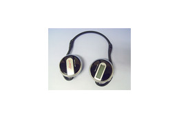 SDHCメモリーカードにも対応するヘッドホン型MP3プレーヤー 画像