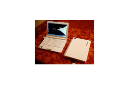 【フォトレポート】レノボ・ジャパンのミニノート「IdeaPad S10e」 画像
