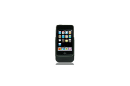 ケースのように装着して第2世代iPod touchを充電できるバッテリジャケット 画像