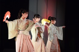 NMB48が伝統芸能に挑戦！剣や扇を手に優雅な舞を披露！