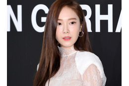 見えるというより見せてる?元少女時代・ジェシカ、“アンダーウェアくっきり”の薄手トップスで魅了【PHOTO】 画像