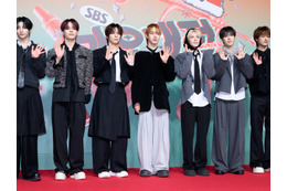 NEXZ、TWICE・Stray Kids・NiziUら“JYPファミリー”との豪華オフSHOT公開!「美男美女だらけ」【PHOTO】 画像