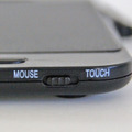 USBマルチタッチパッド側面の切り替えスイッチ