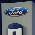 2011 International CES フォードの純正家庭用充電器。簡単に取り外しができる