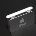 　アップルコンピュータは31日、デジタルミュージックプレーヤー「iPod shuffle」の新製品を11月3日に発売すると発表した。フラッシュメモリ容量は1Gバイトで、最大収納曲数は240曲。価格は9,800円。