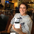 Aryana Amoonさん（カリフォルニア大学バークレー校3年生）は、先輩に当たる孫正義氏による米携帯通信事業者の買収劇に「Good Job!」との声援を送ってくれた。（筆者撮影）