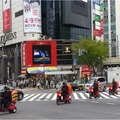 マックデリバリー/デリバリーバイク。渋谷駅前スクランブル交差点