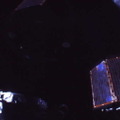 分離後の画像。右に残っているのがVRAD衛星