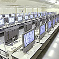 シャープ亀山工場、第2期大型液晶生産ラインを導入 画像