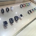 ショーケースに入ったApple Watch