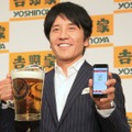 吉野家は20日、吉呑みを活性化させる新サービス「デジタルボトルキープ」を発表した。写真は同社 代表取締役社長の河村泰貴氏