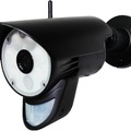 センサーライトと音声による威嚇機能や遠隔操作を備えた家庭用ワイヤレスカメラ「NS-1691WMS」（画像提供：NSK）