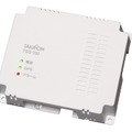 タカコム製GPSタイムサーバー「TSG-100」。アンテナ一体型のGPS受信方式で、ランニングコスト・アンテナ工事ともに不要。簡単なシステム導入と時刻同期を実現する（画像はプレスリリースより）