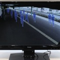 「駅視－vision」では駅構内に設置されているカメラの映像を元に、人型のアイコン画像で混雑度を見える化している（撮影：防犯システム取材班）
