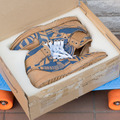 ナイキのスニーカーは、なんと実際に履くことも可能。Amazonの箱は靴箱にリメイク