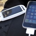 　パンズのモバイルソーラー 充電器「DR. SOLAR CHARGER」は、太陽光充電が可能なソーラーパネルを備えたiPhone 3Gの充電にも対応したモバイルバッテリーである。