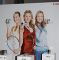 　キヤノン販売は28日、デジタルビデオカメラ「IXY DV M5」「IXY DV S1」「DC20」「DC10」のイメージキャラクターに、女子プロテニスプレーヤーのマリア・シャラポワを起用すると発表した。