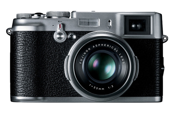 クラシックスタイルの高級コンパクト「FinePix X100」