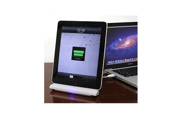 「EEA-YW0647」のiPad設置イメージ（iPad/ノートPCは別売）