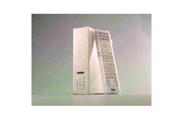 「Smart TV Box」機器外観　（c）Kom & Co. Design