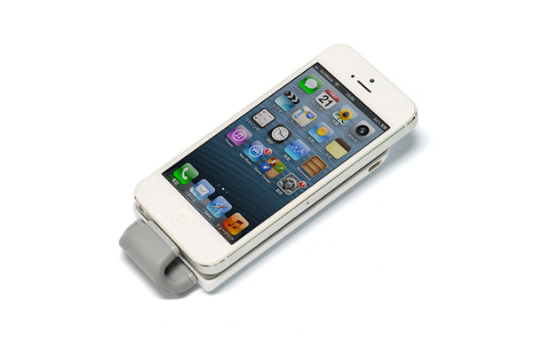 Lightning端子装備で吸盤付きのiPhone 5用外付けバッテリ「Hybrid for iPhone5」