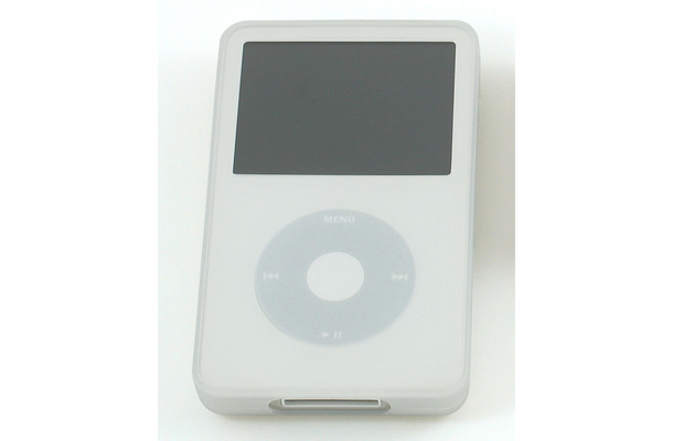　レイ・アウトは31日、第5世代iPod/第2世代iPod nano/第2世代iPod shuffle用に、シリコンジャケットやACアダプタ、イヤホン巻き取りなどをワンパッケージ化したセット製品全5シリーズを発表。6月上旬から順次出荷する。価格はオープン。