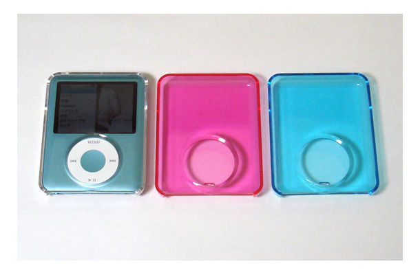Clear Crystal Case for 3rd iPod nano（左からクリア/クリアピンク/クリアブルー、iPod nanoは付属しない）