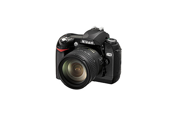 　ニコンは29日、同社デジタル一眼レフカメラ「D70」用のファームウェア（A/B）をバージョンアップし、ダウンロードサービスを開始した。