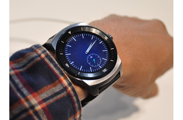 Android Wear搭載スマートウォッチ「LG G Watch R」