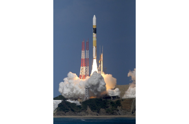 H-IIAロケット25号機の打上げ（10月）　(c) MHI/JAXA