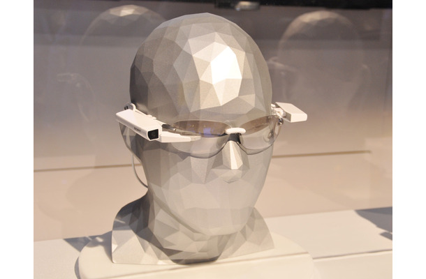 ソニーが開発したアイウェア装着型の片眼用ディスプレイモジュール