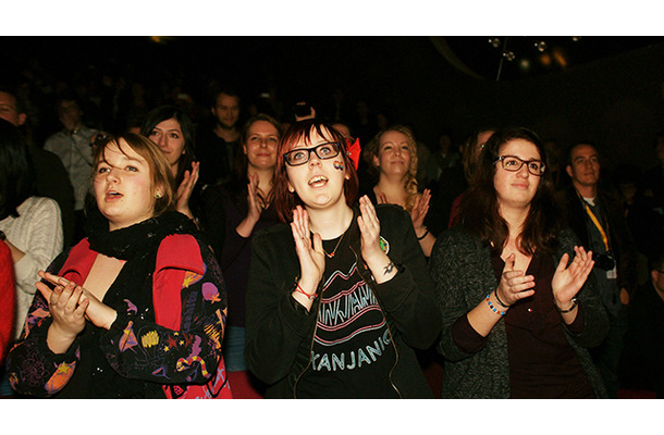 「第44回ロッテルダム国際映画祭」で『味園ユニバース』ライブで盛り上がる観客