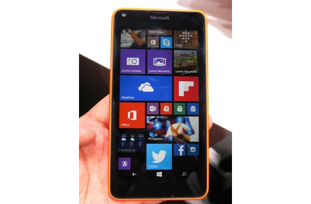 「Lumia 640」