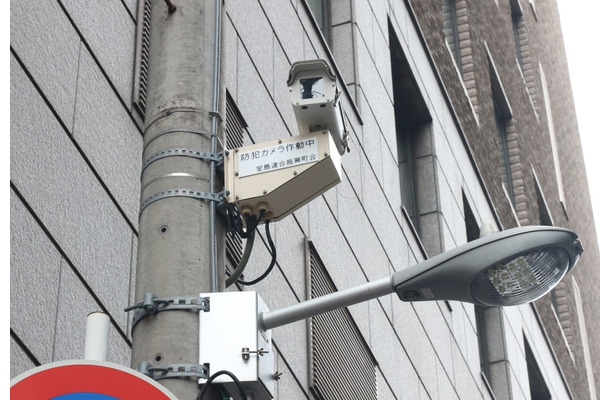 繁華街を見守る商店街が運営する街頭防犯カメラ（画像はイメージ）