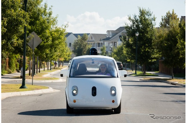 グーグルの自社設計の自動運転プロトタイプ車「Firefly」