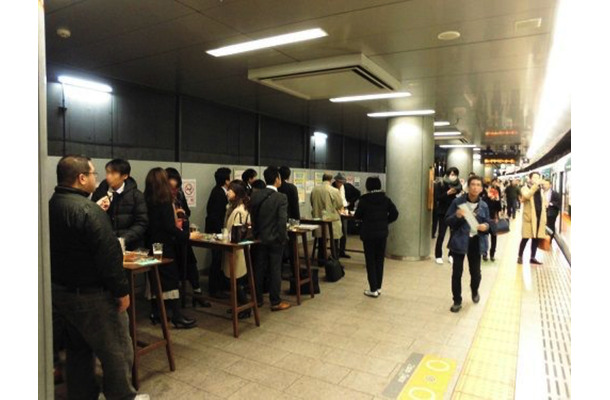 京阪電車、今年も電車で飲める「中之島駅ホーム酒場」を開催中