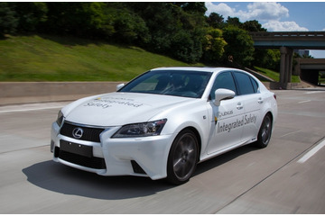 先行車検知、白線検知など、トヨタが自動運転技術初公開へ 画像