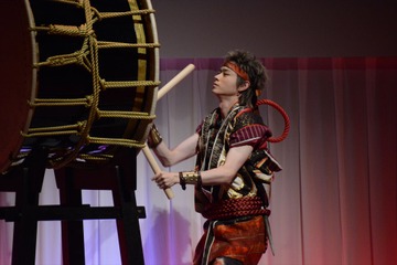菅田将暉が生太鼓演舞! 勇壮なバチさばきで女性ファンを魅了 画像