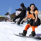 日本一早い“初滑り”、富士山2合目のスキー場がオープン 画像