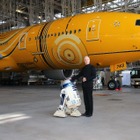 ANA、特別塗装機「C-3PO ANA JET」公開！アンソニー・ダニエルズも登場 画像