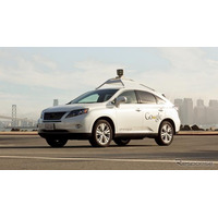 グーグルのロボットカー、新テスト車を導入 画像