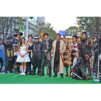 松坂慶子が黄金騎士とグリーンカーペットに　東京国際映画祭 画像