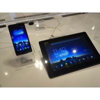 【MWC 2013 Vol.40（動画）】ASUS、ハイスペックでユニークな2in1デバイス「PadFone Infinity」 画像
