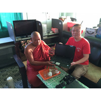 パソコンファーム、ミャンマーの寺院にWindows PC 17台を寄贈 画像