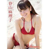 “アイドルすぎる34歳”脊山麻理子、水着ショット披露の初DVDがアイドル部門1位に 画像