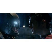 『バットマン vs スーパーマン』、世界的ヒットなるか 画像