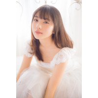 乃木坂46・与田祐希、ちょっと背伸びした大人なグラビアに挑戦 画像