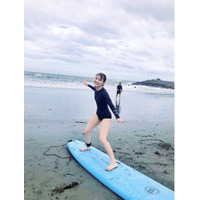 内田理央、美スタイルでサーフィンデビュー！YouTube動画に反響 画像