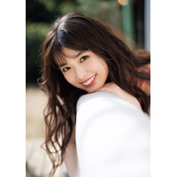 乃木坂46・5期生の小川彩、「自然な感じで撮影していただけた」グラビア誌創刊号で笑顔 画像